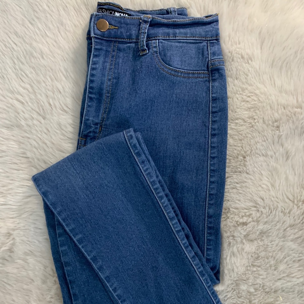 FASHION NOVA JEANS *practically new*